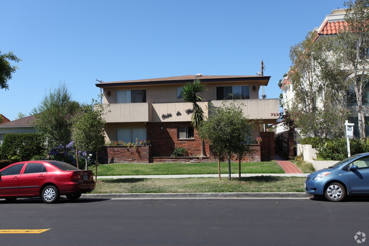 Foto principal - 722 Lincoln Blvd