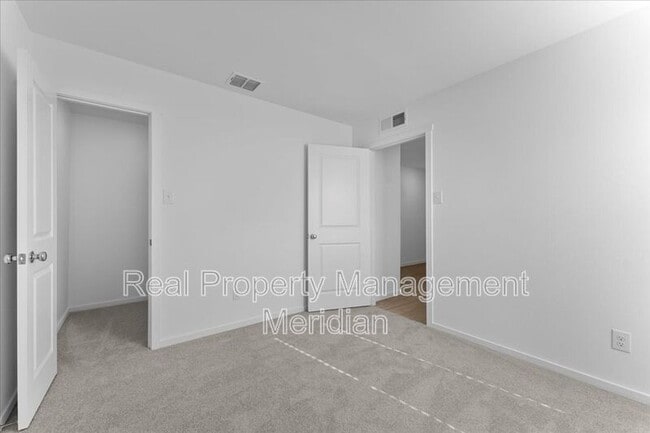 Foto del edificio - 1821 Pentro Pkwy