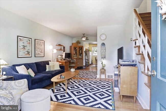 Foto del edificio - 123 E Linden St