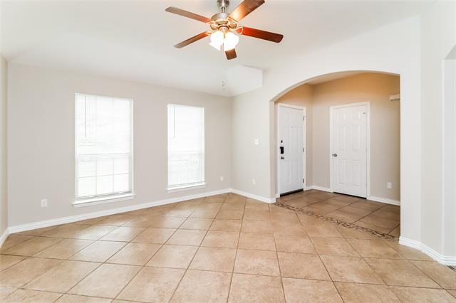 Foto del edificio - 8120 Raleigh Dr