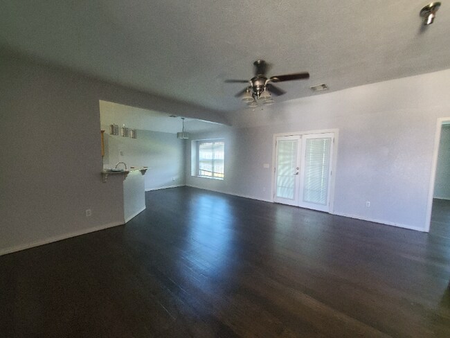 Foto del edificio - 14504 Harli Ln
