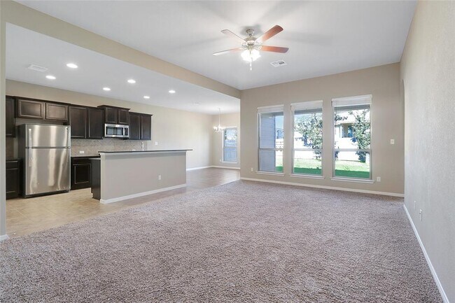 Building Photo - 205 Scenic Hills Cir