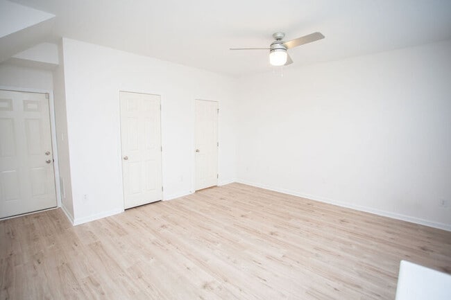 Building Photo - 425 Wistar Pl