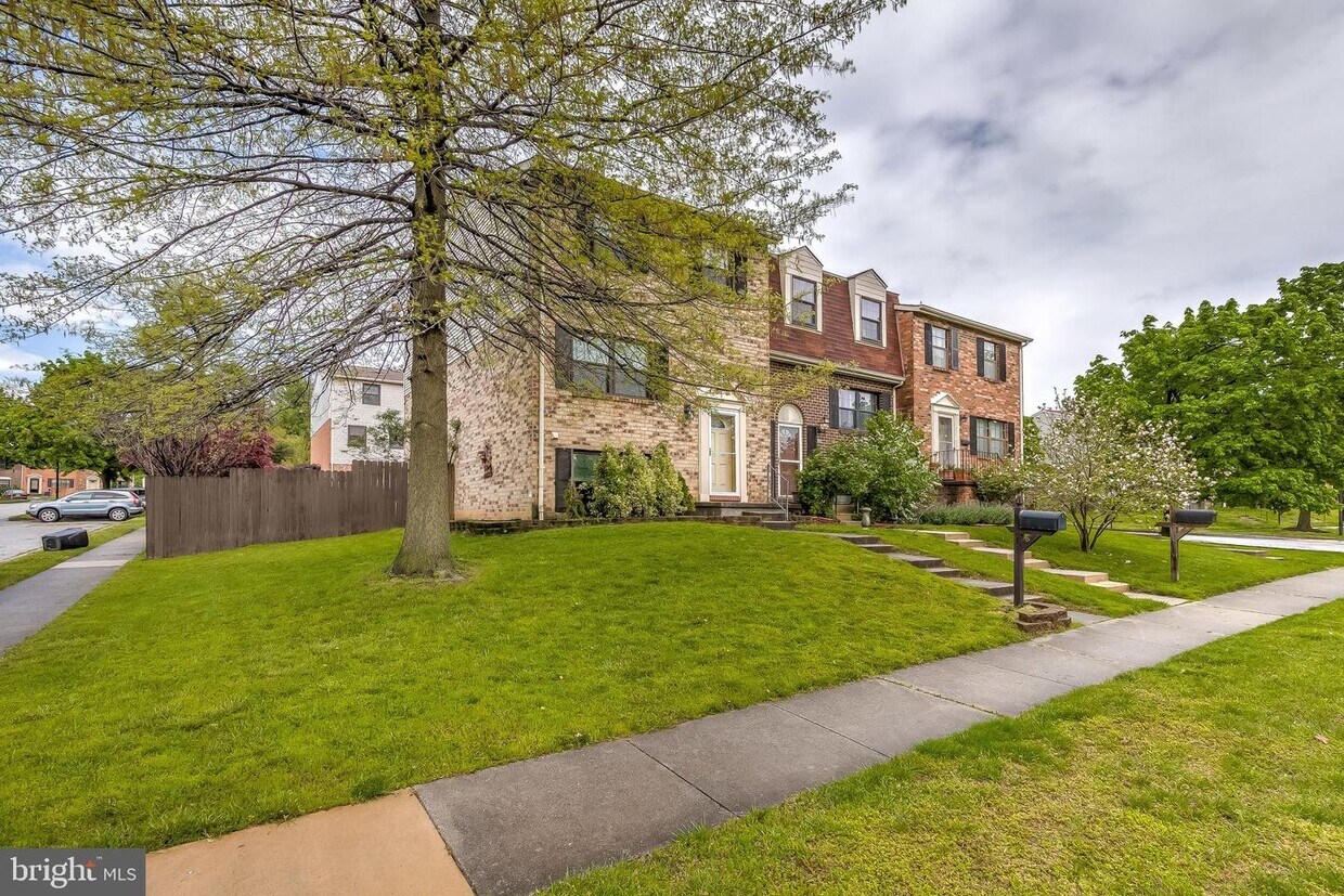 12 Harmony Mill Ct, Catonsville, MD 21228 Townhome Rentals in