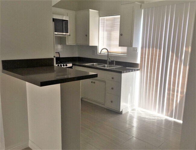 Foto del edificio - 2108 N Verdugo Rd