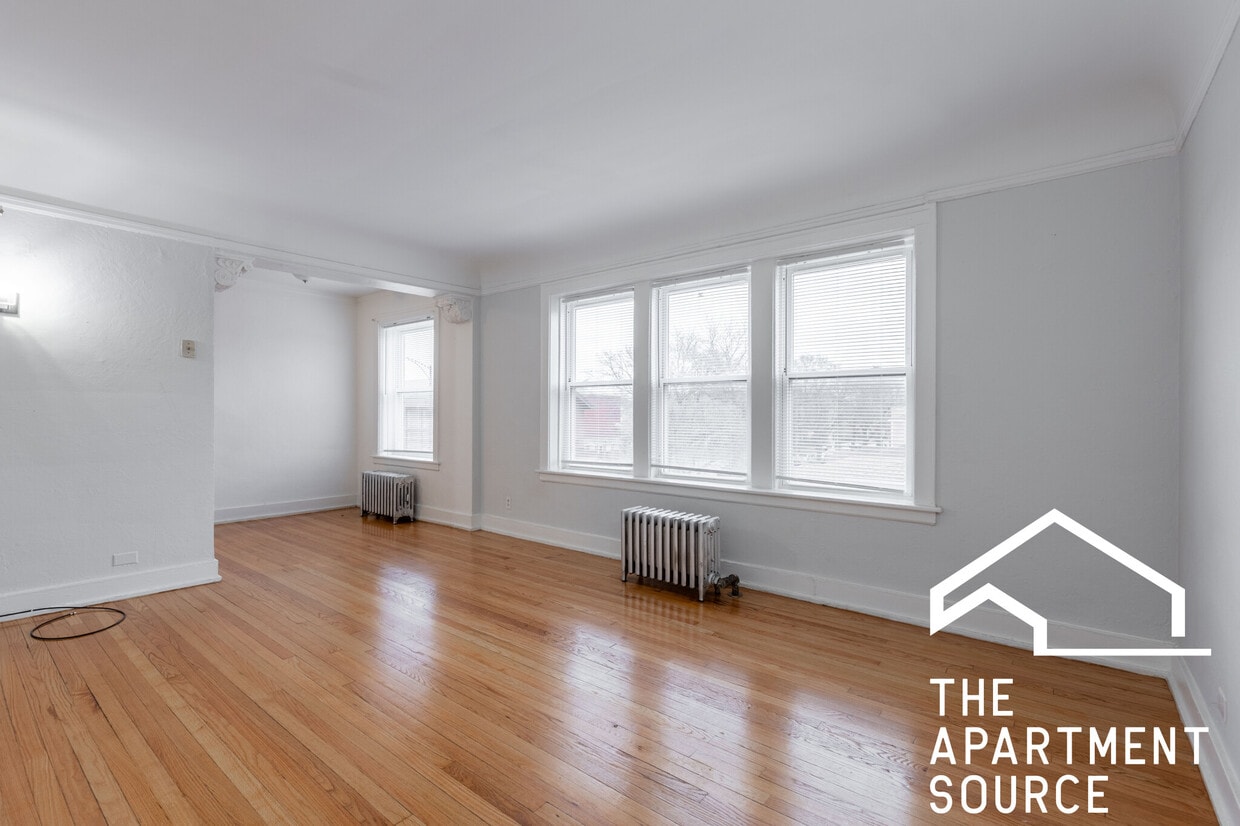 Primary Photo - 2805 W Lunt Ave
