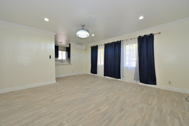 Foto del edificio - 326 E Olive Ave