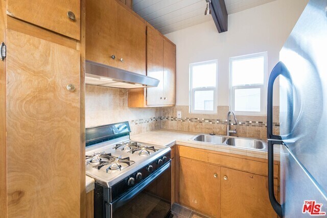 Foto del edificio - 415 Cottage Home St