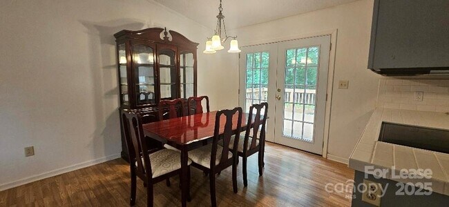 Foto del edificio - 8106 Tamalpais Ct