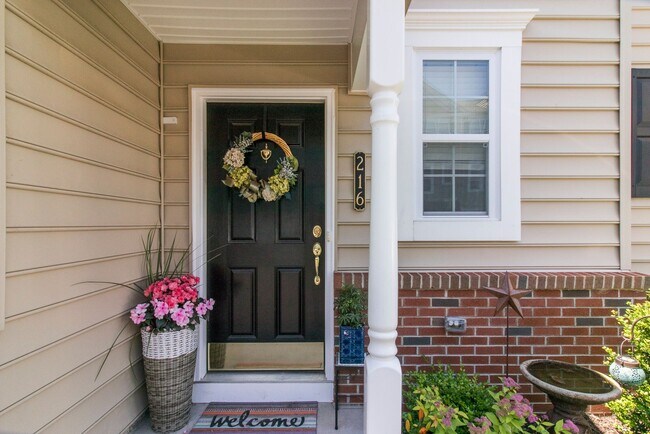 Foto del edificio - 216 Moore Ct