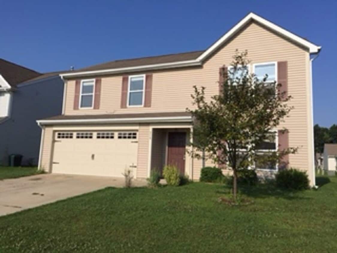 Primary Photo - 218 Equestrian Dr