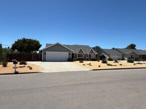 Building Photo - 1309 Cheyenne Ln