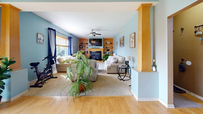 Building Photo - 4006 Hyde Ave
