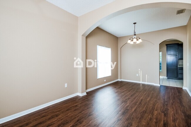 Building Photo - 102 Kildrummy Dr