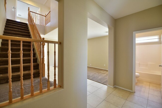 Foto del edificio - Beautiful 4BED/3BATH/CAR home located in SW Las Vegas! -Enjoy Rent-Free Holidays!
