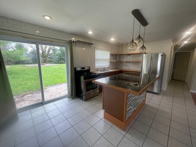 Building Photo - Trumansburg 2 Bedroom Home