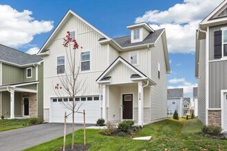 Building Photo - 226 Munsee Cir