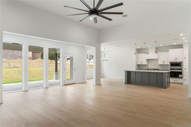 Building Photo - Beautiful New Construction!