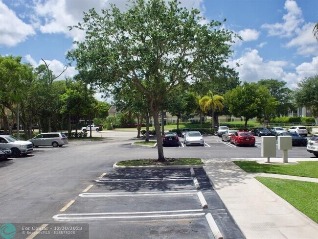 Foto del edificio - 2941 Riverside Dr