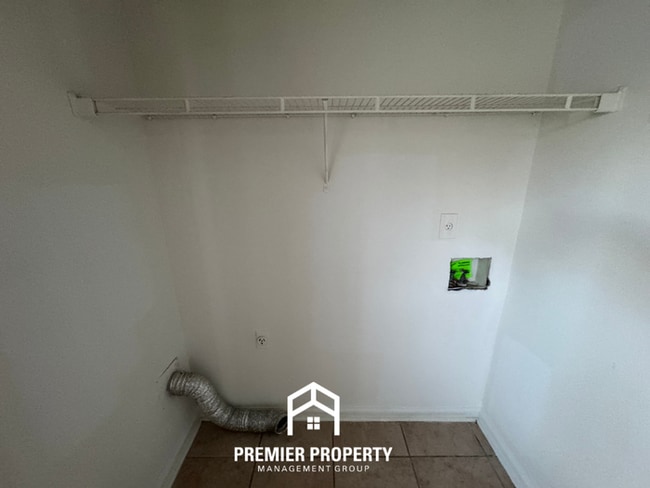 Foto del edificio - 4252 Elysian Dr