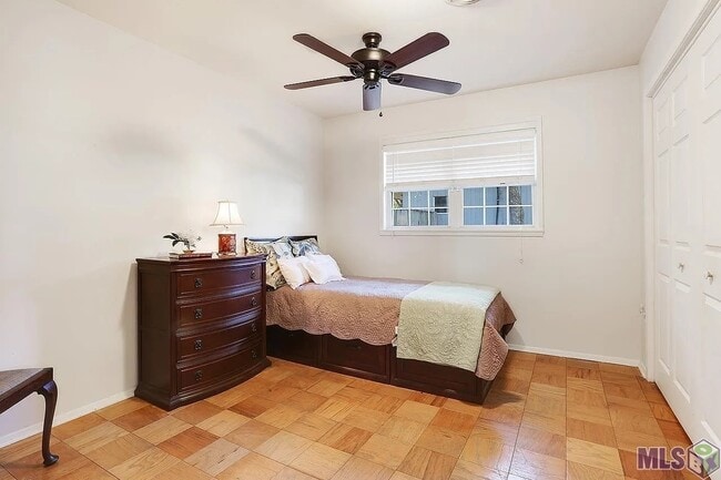 Photo - 8032 Sholar Dr House