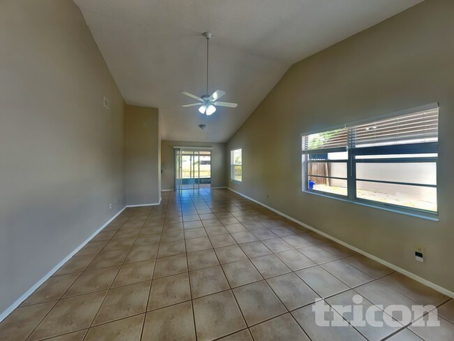 Building Photo - 13311 Laraway Dr