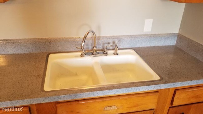 Foto del edificio - 2 br, 1 bath Apartment - 7051 E 11th St