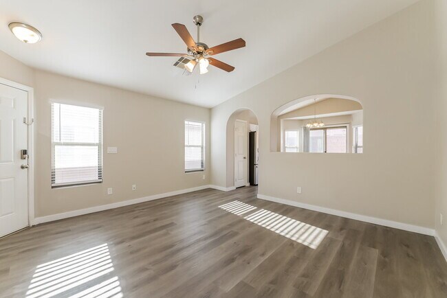 Foto del edificio - 6486 Coldwater Bay Dr