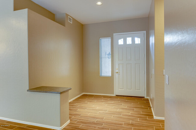 Building Photo - 966 W Citrus Way
