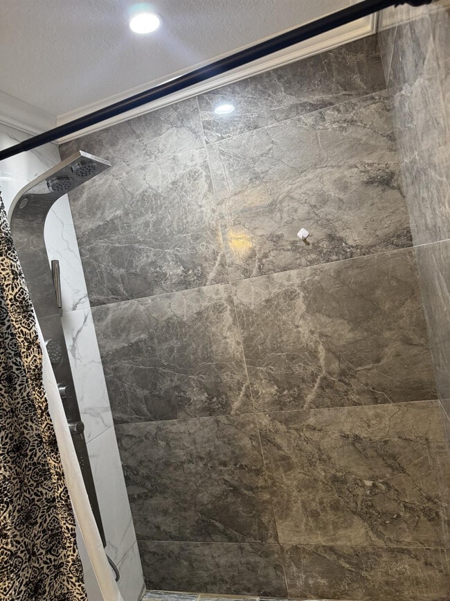 Foto del edificio - 240 NE 27th St