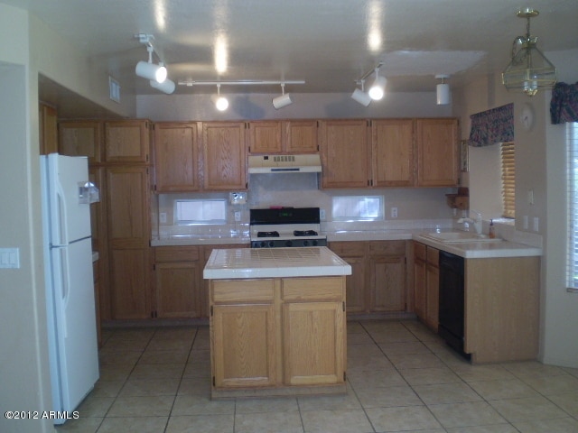 Building Photo - 1982 W Peninsula Cir