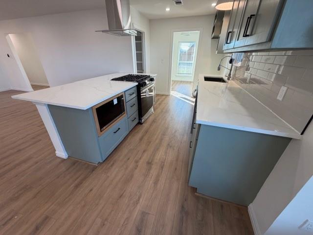 Foto del edificio - 3302 Latham Dr