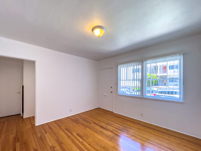Building Photo - 3672 Monon St