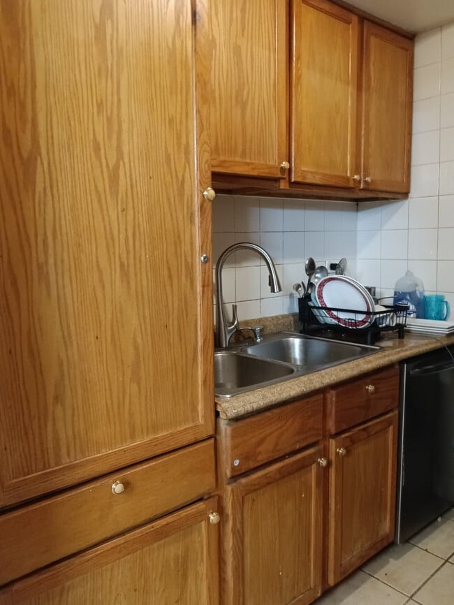 Foto del edificio - 1075 Knoll Ln