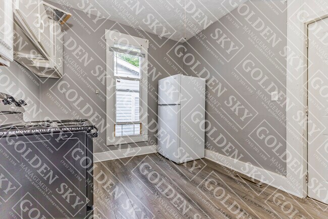 Foto del edificio - 619 W Adams St