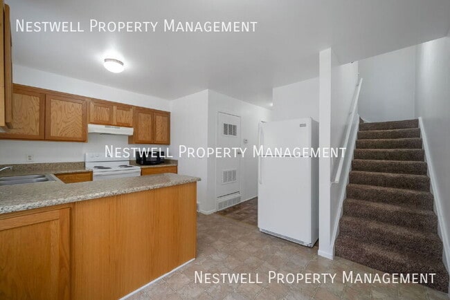 Building Photo - 331 E 1000 N