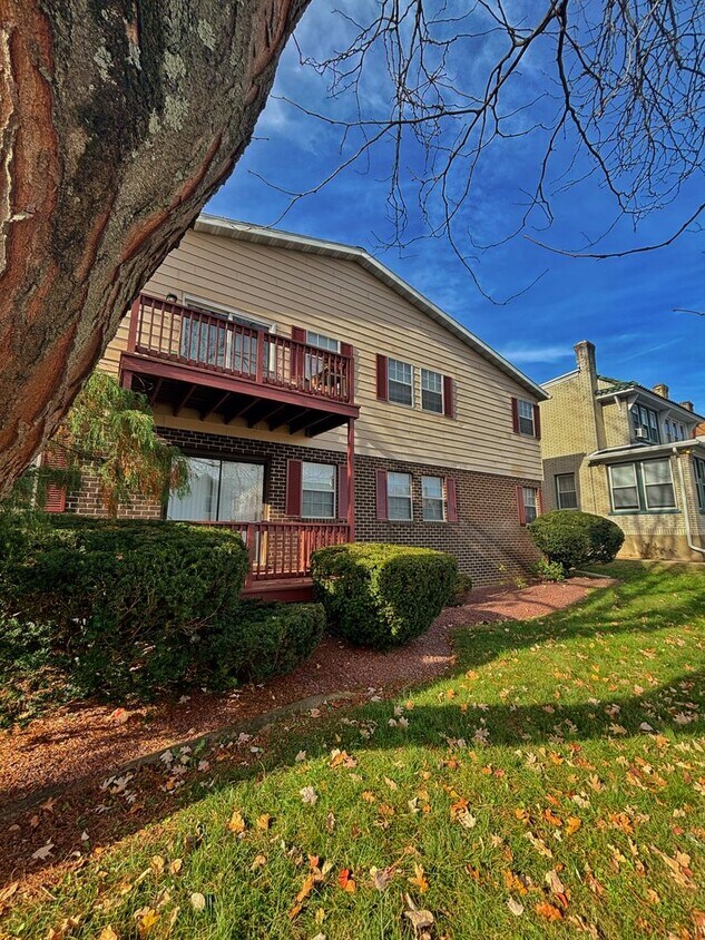 Primary Photo - 442 S 18th St