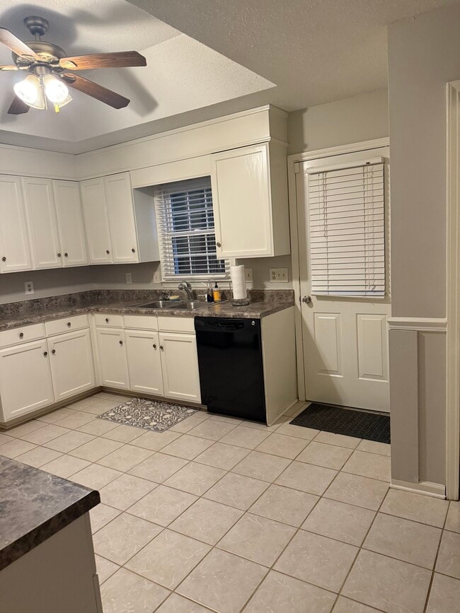 Building Photo - 7311 Alamance Dr