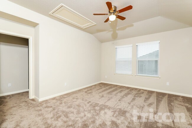 Foto del edificio - 13520 Paxton Blvd