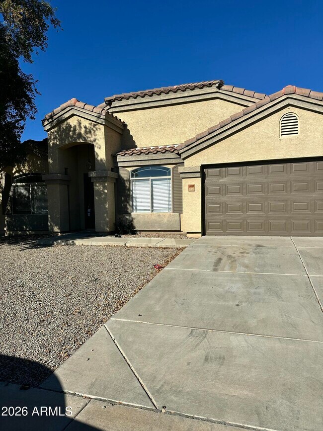 Building Photo - 10520 W Magnolia St