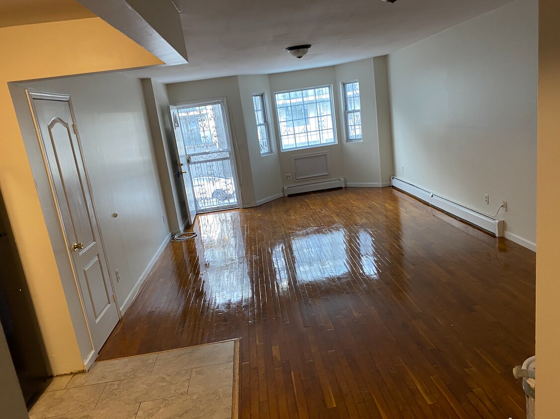 Primary Photo - 18 E 29th St
