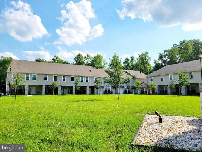 Foto del edificio - 123 Creek Rd