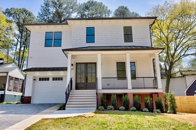Building Photo - 2611 Charlesgate Ave