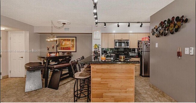 Foto del edificio - 520 S Park Rd