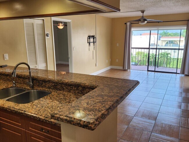 Foto del edificio - 995 SW 84th Ave