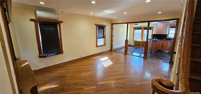 Foto del edificio - 69-14-69182 182nd St