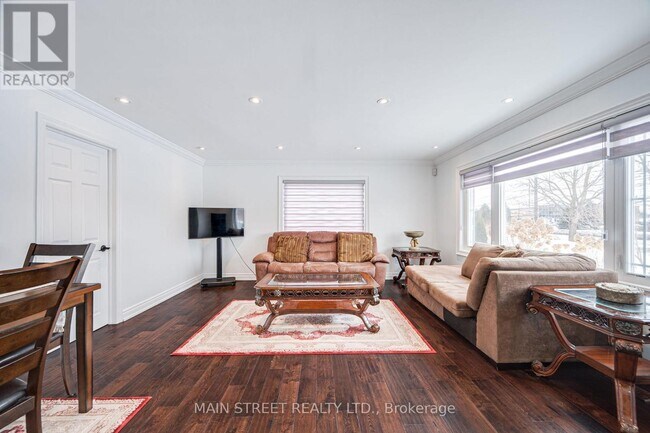 Photo du bâtiment - 18166 Leslie St