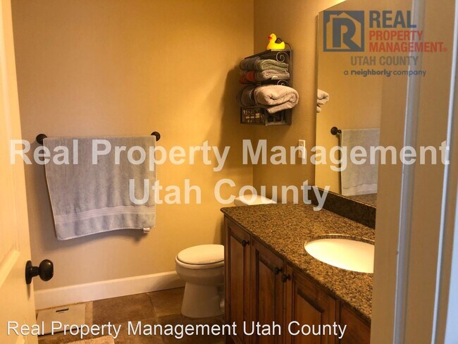 Building Photo - 3 br, 2.5 bath House - 288 E. Cascade Ct.