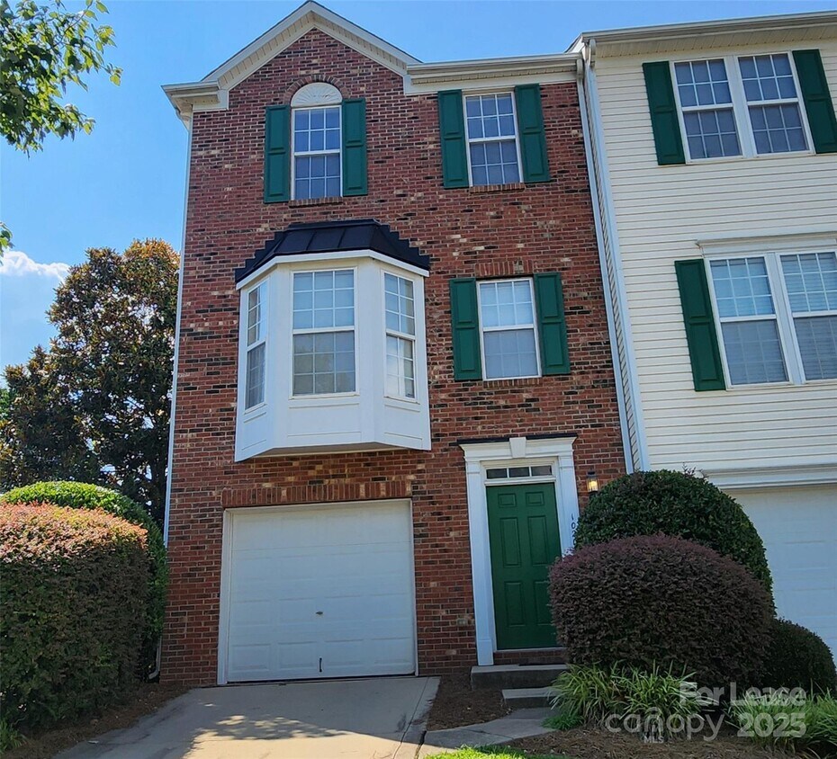 Foto principal - 10205 Garrett Grigg Rd