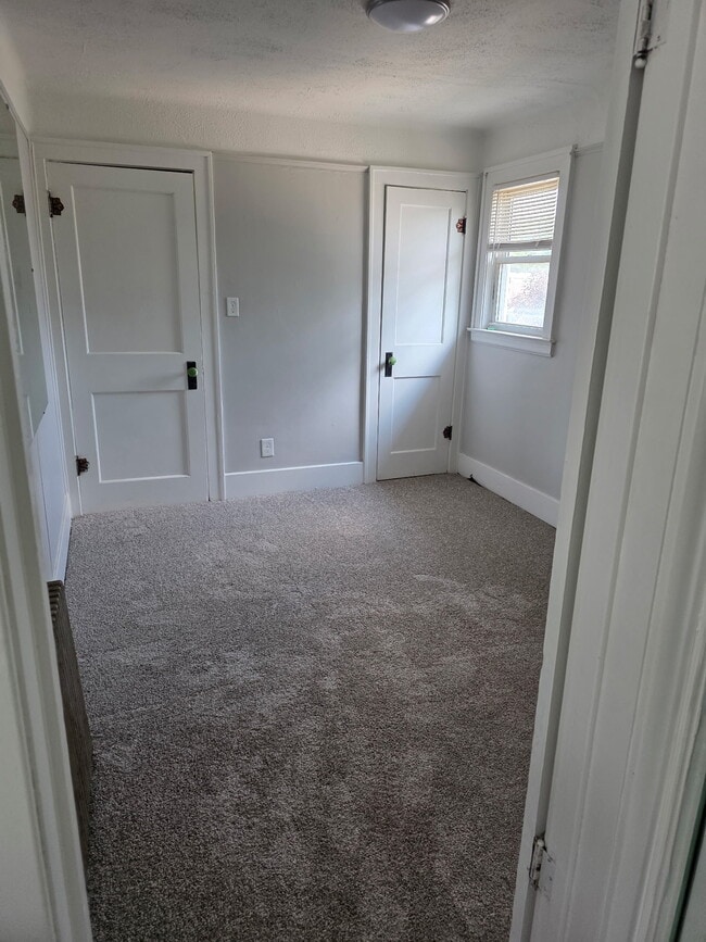 Building Photo - 1665 Pagel Ave